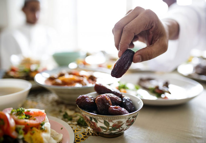 Hukum Buka Puasa Sebelum Azan Berkumandang • AKU ISLAM