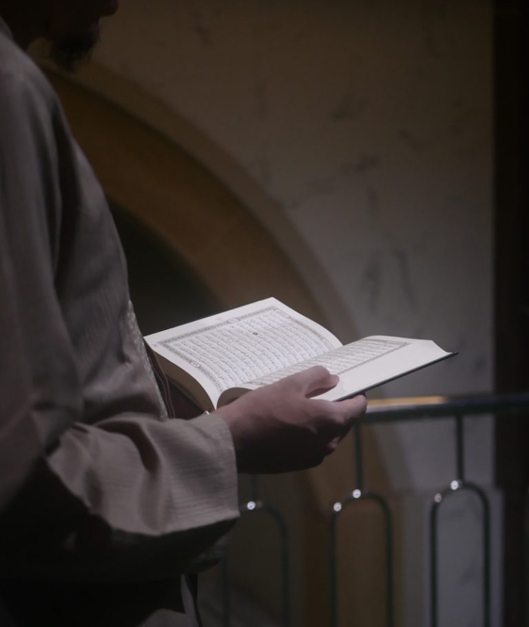 solat sambil melihat quran