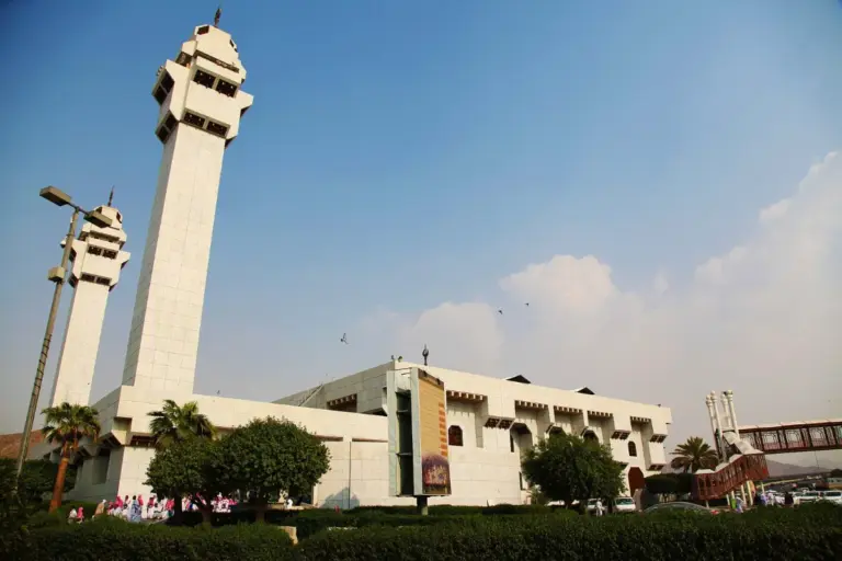 Menara Masjid Aisyah di Tan’im, Makkah