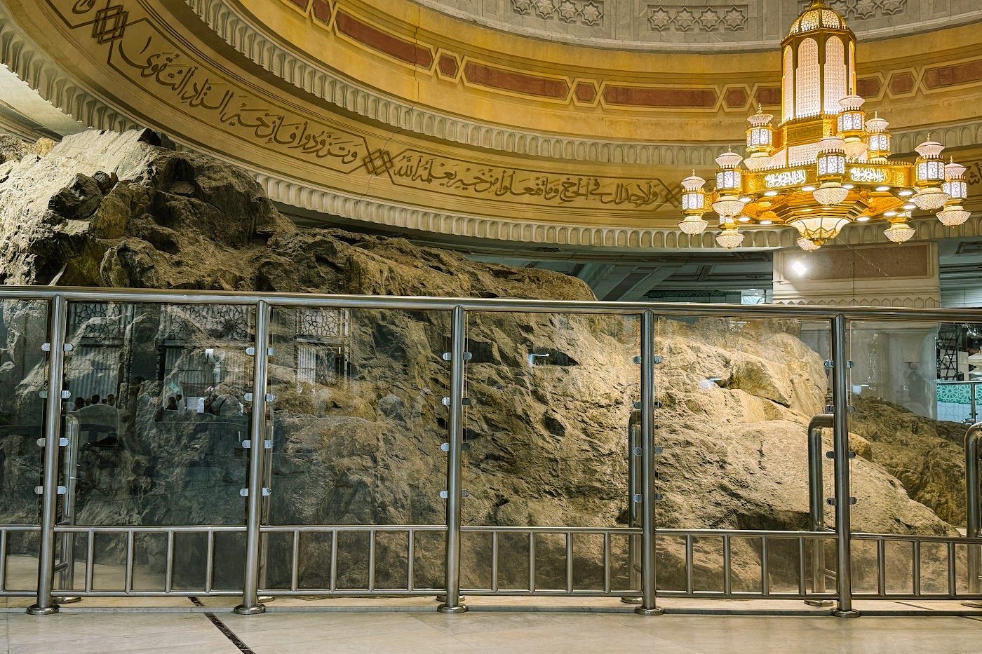 Batu Bukit Safa di dalam Masjidil Haram