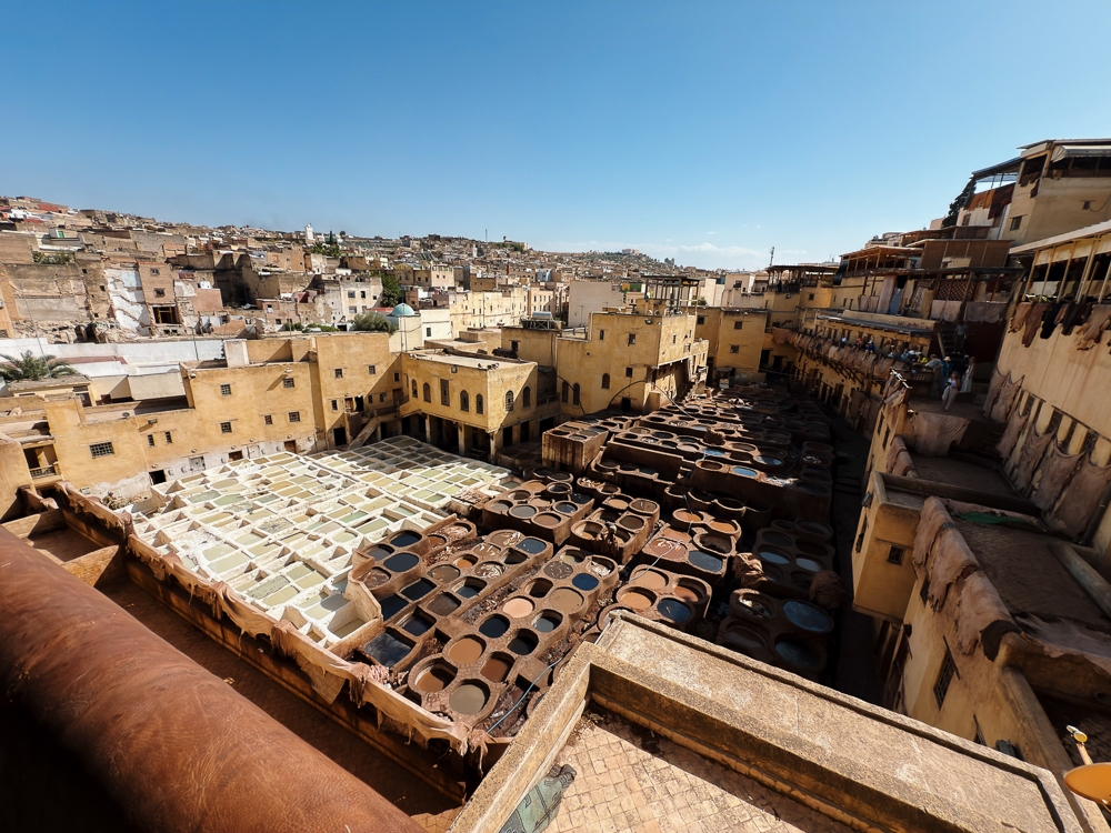 Panorama Chouara Tannery dan bumbung medina Fes