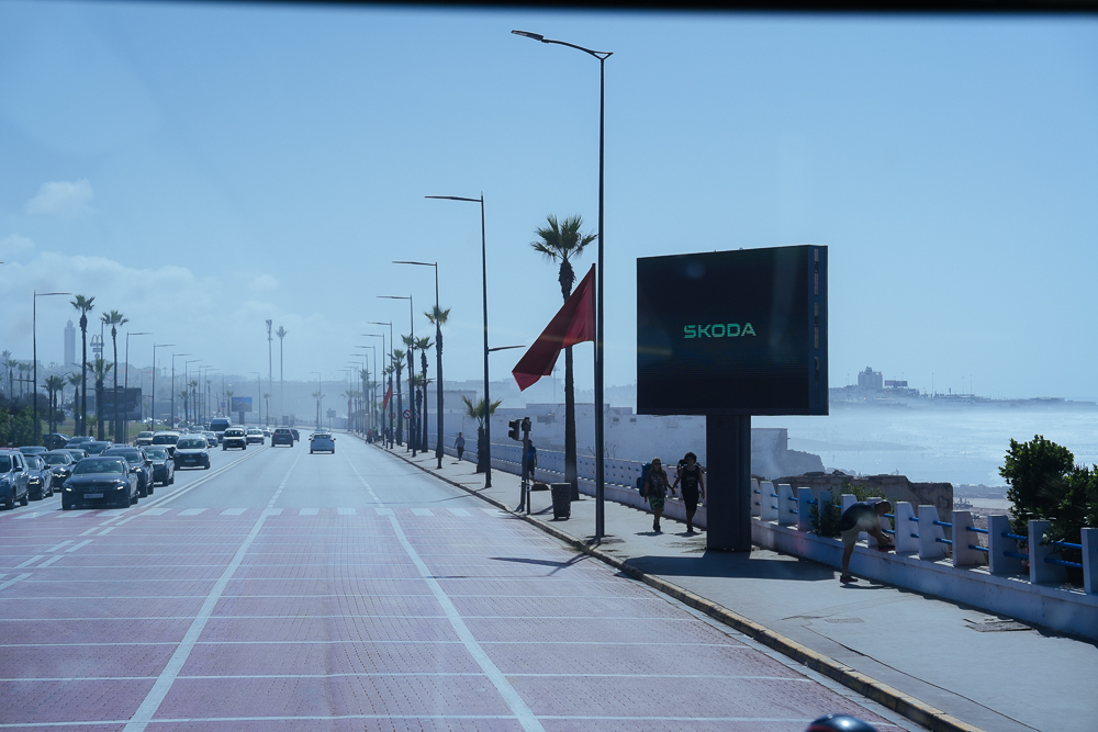 Jalan tepi laut Corniche Ain Diab di Casablanca
