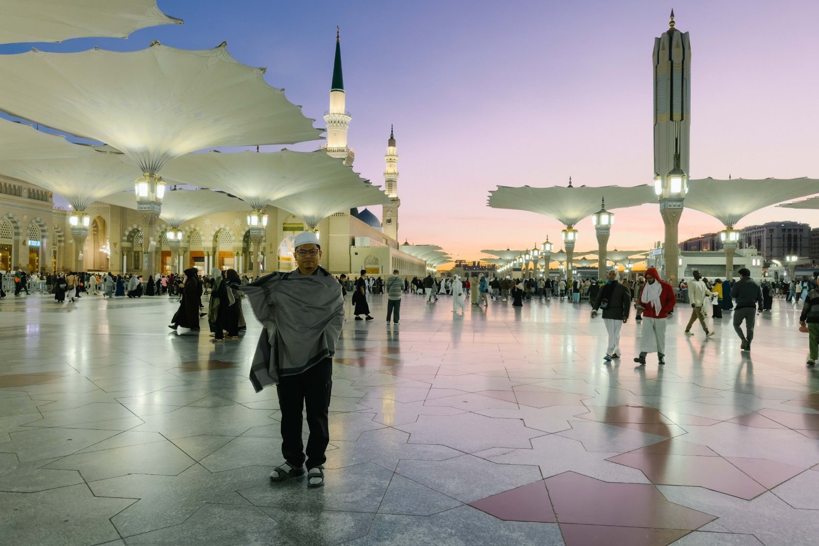 Dataran Masjid Nabawi ketika waktu Subuh, Madinah