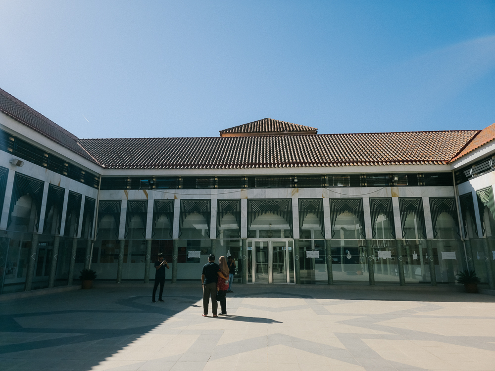 Halaman tengah berarked Pusat Kebudayaan Islam Madrid