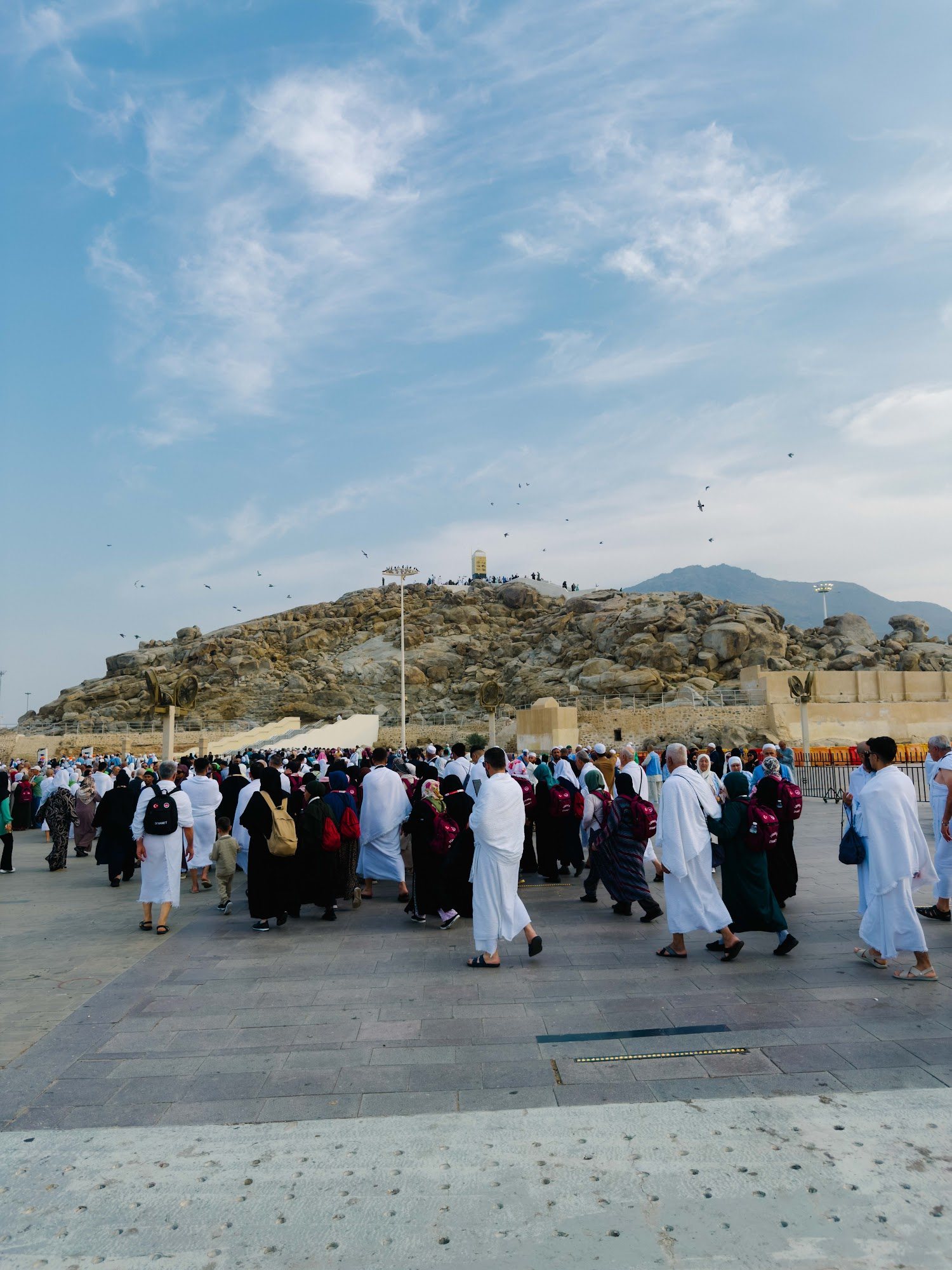 Jemaah umrah MK Haramain di Jabal Rahmah, Arafah