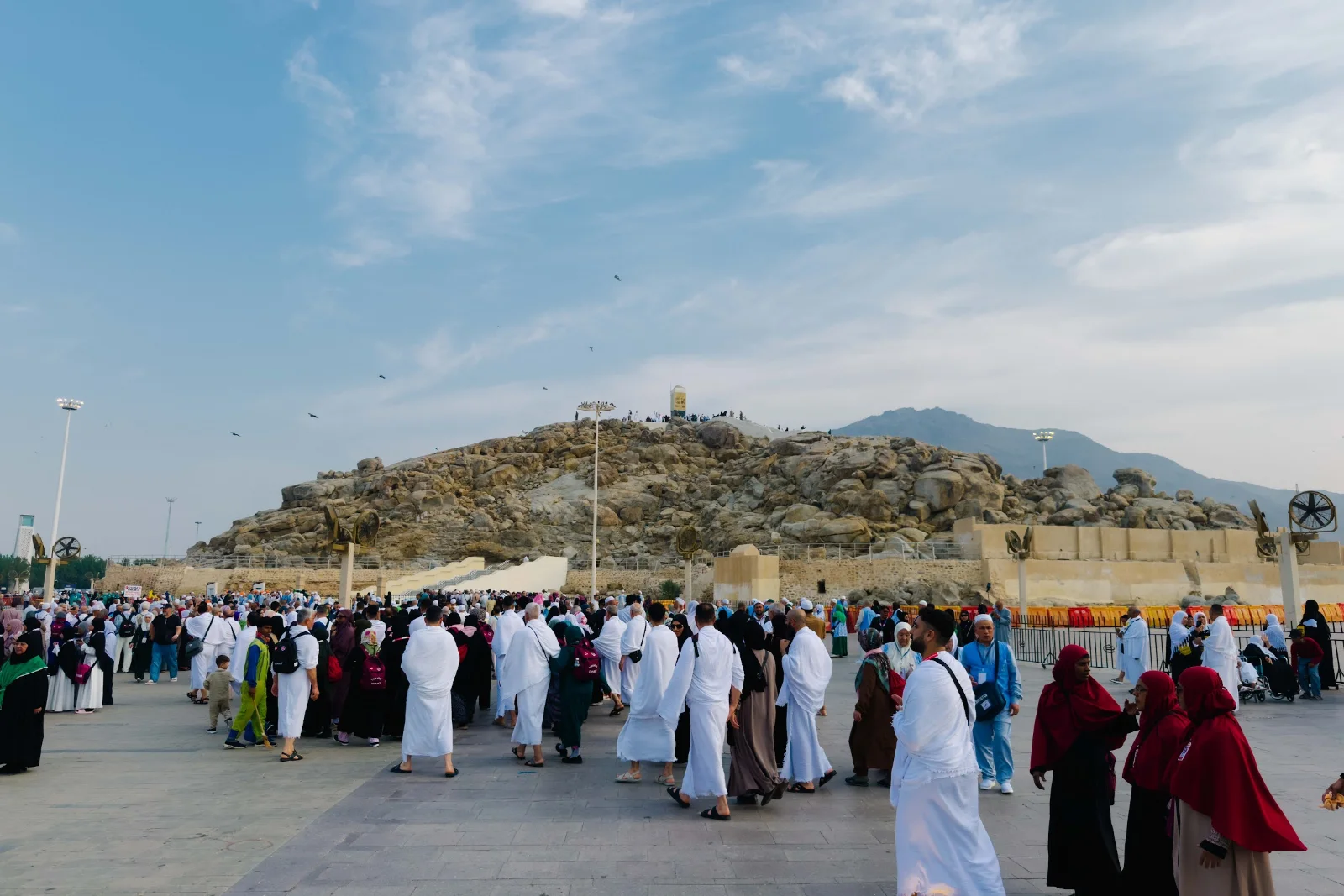 Jemaah di kawasan Jabal Rahmah, Arafah