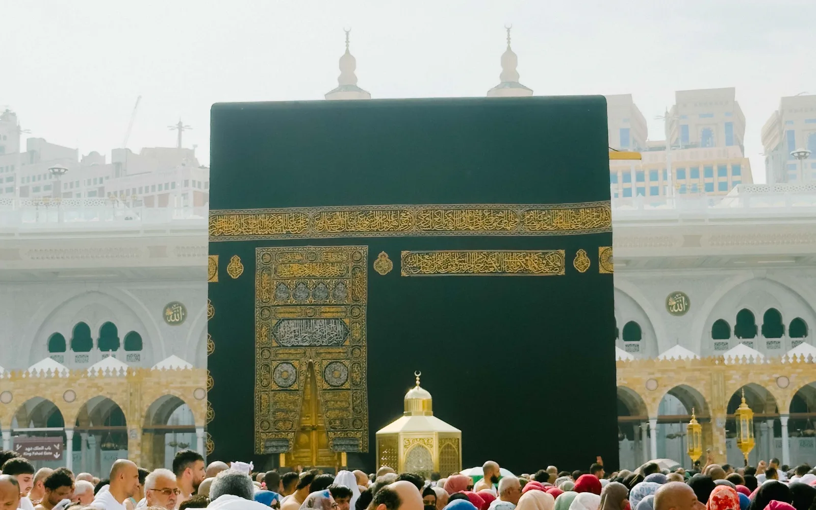 Kaabah dilihat dari dataran tawaf Masjidil Haram