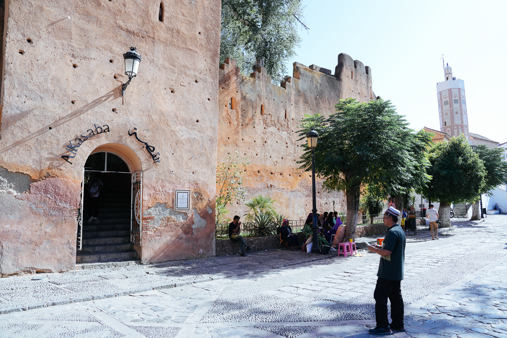 Tembok merah Kasbah Chefchaouen di Dataran Outa el-Hammam