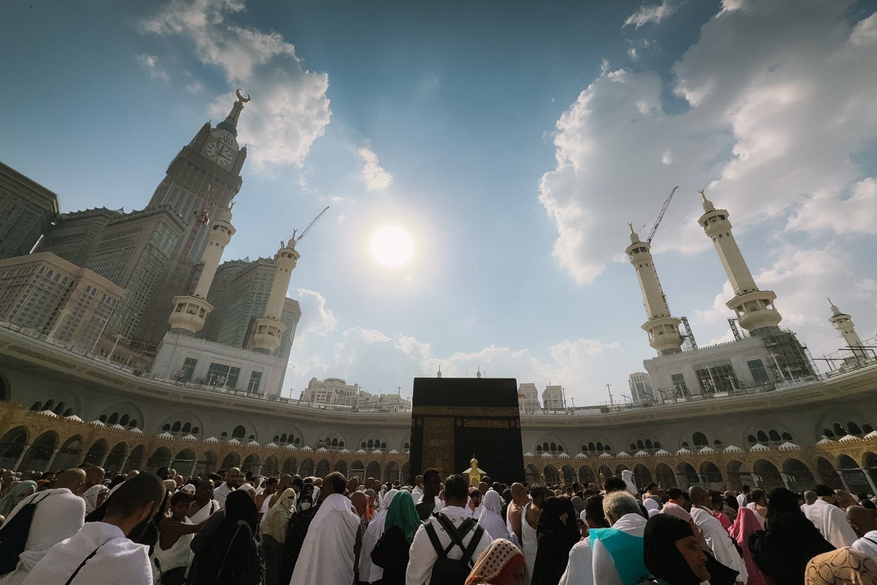 Kaabah dan dataran tawaf di Masjidil Haram, Makkah