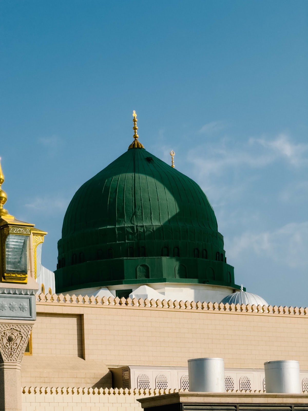 Kubah Hijau Masjid Nabawi di Madinah