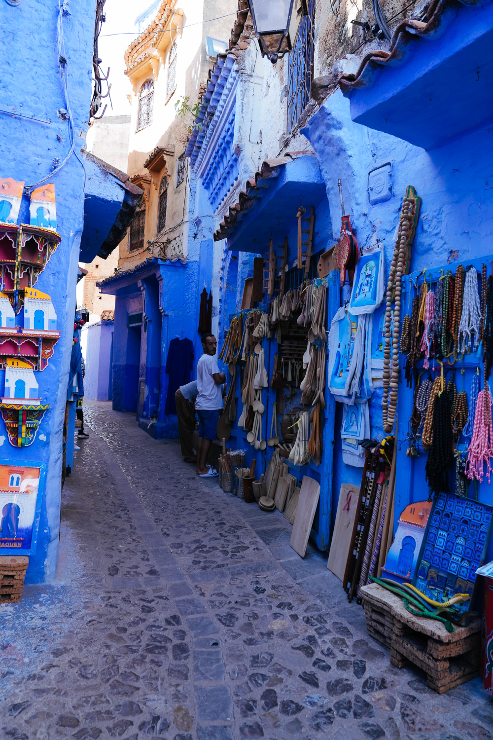 Lorong kedai biru berhampiran Plaza Outa el-Hammam