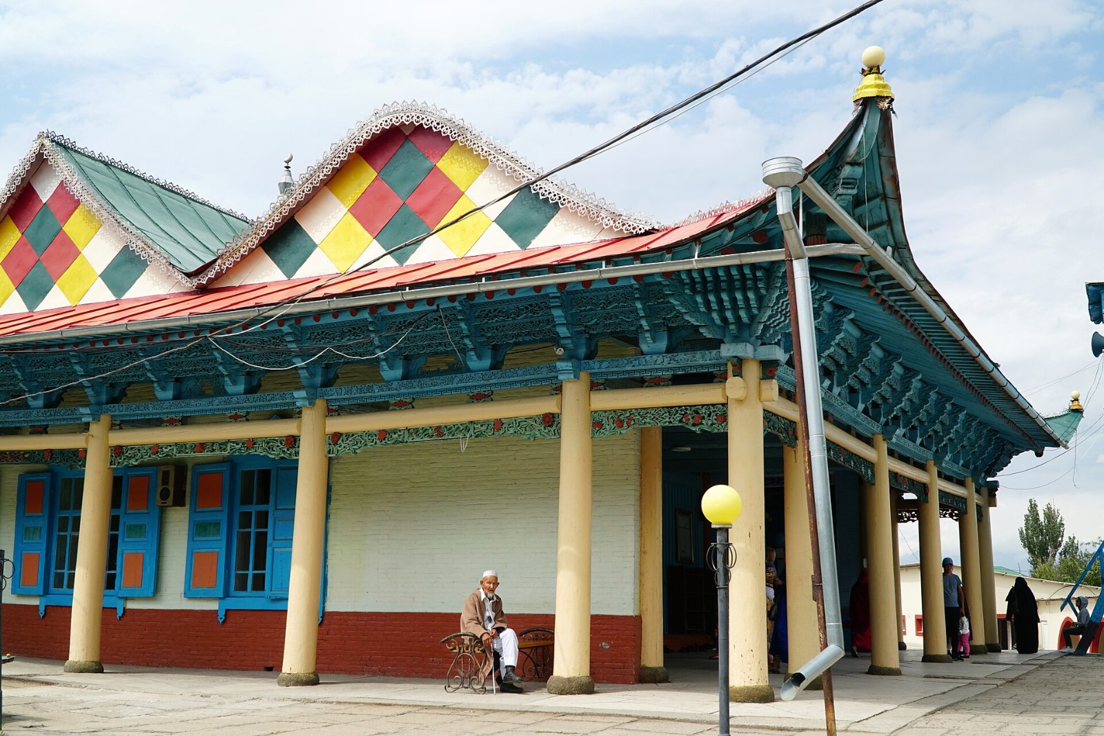 Masjid Dungan di Karakol dengan seni bina kayu gaya Cina