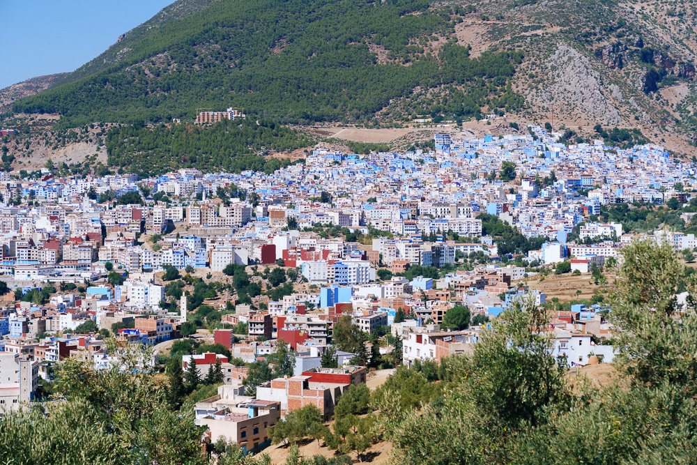 Medina Chefchaouen yang berlatarkan gunung