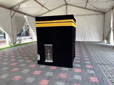 Model Kaabah untuk latihan tawaf dalam kursus umrah