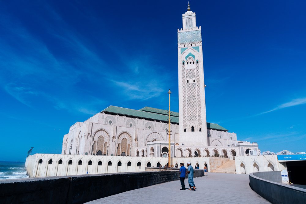 Panduan melawat Morocco, dataran dan menara Masjid Hassan II di Casablanca