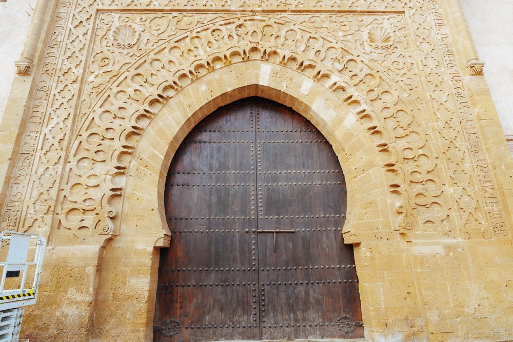 Panduan melawat Morocco, gerbang batu Bab Udaya di pintu masuk Kasbah Udayas, Rabat