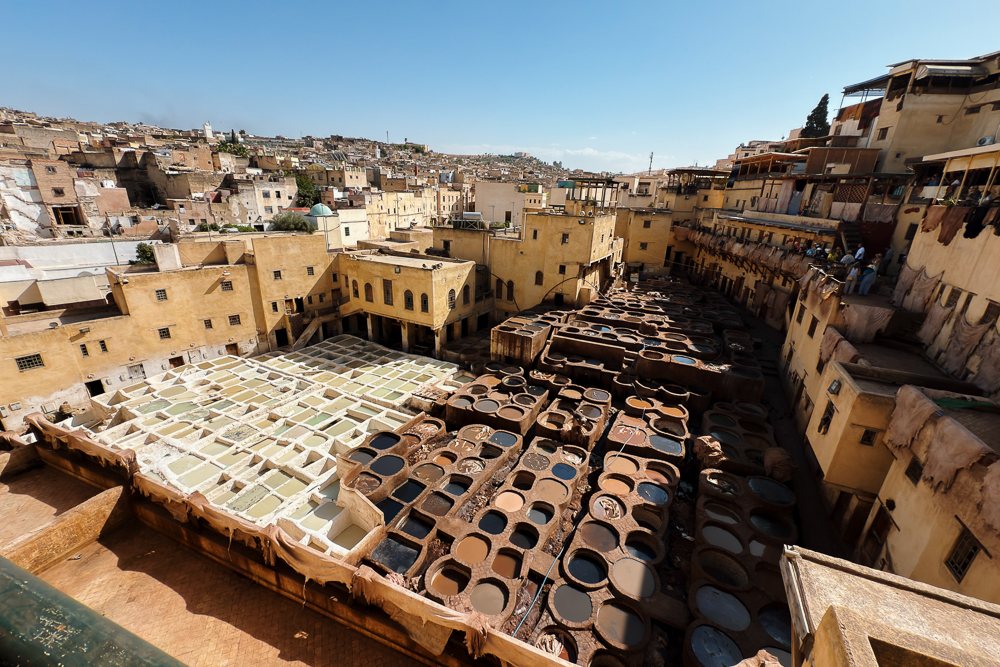 Panduan melawat Morocco, kolam pewarna kulit di tempat penyamakan Chouara, madinah Fes