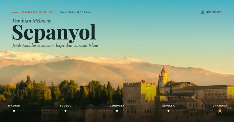 Istana Alhambra di Granada dengan latar Sierra Nevada pada waktu petang