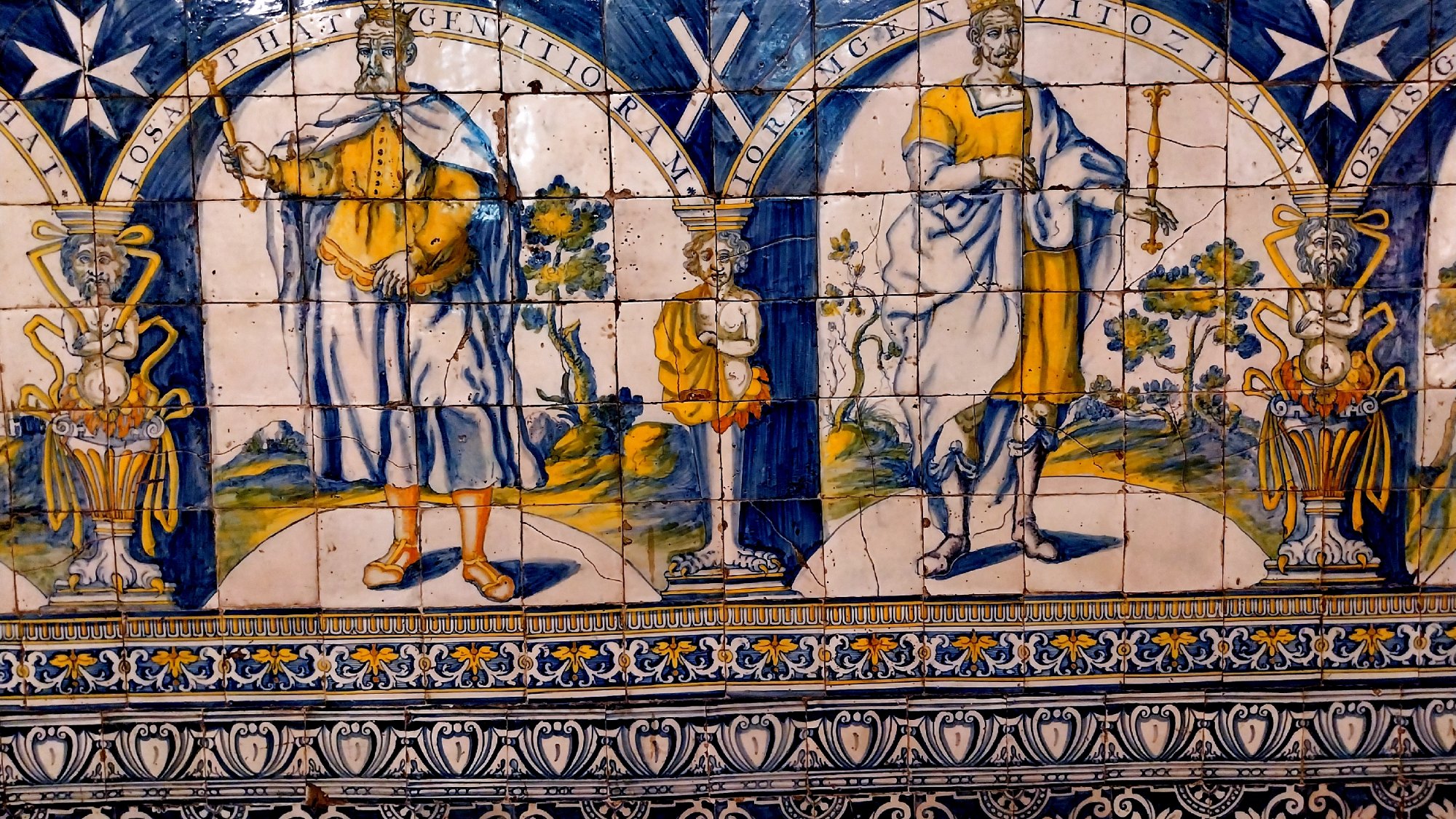Panel jubin seramik Talavera di dalam Basílica del Prado