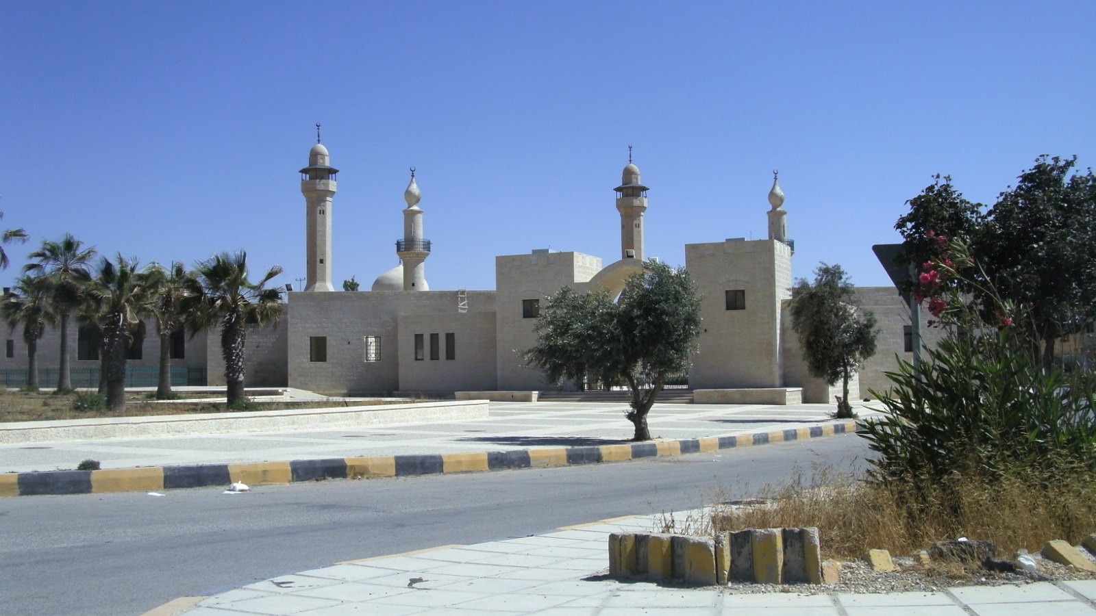 Kompleks makam para sahabat Mu’tah di al-Mazar al-Janubi, wilayah al-Karak, Jordan