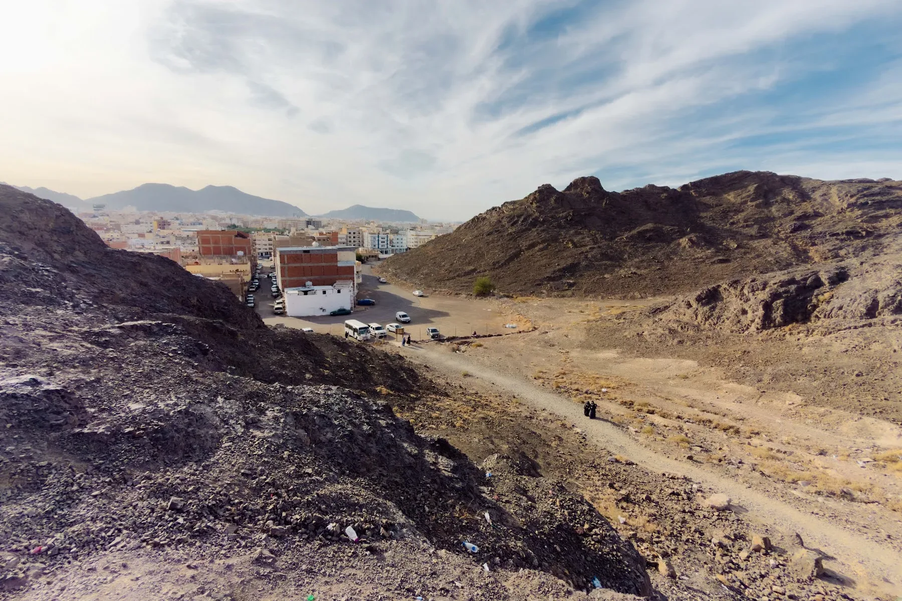 Lereng berbatu Jabal Uhud di utara Madinah
