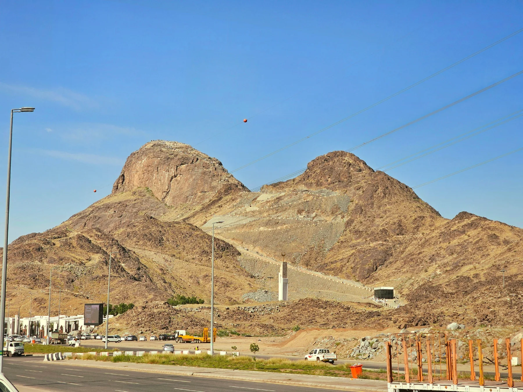 Jabal Nur di Mekah, bukit tempat terletaknya Gua Hira