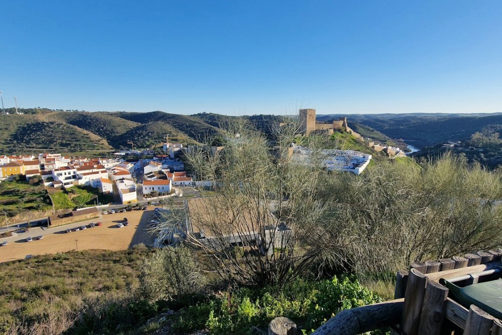 Panduan melawat Portugal, pekan Mértola dan kubunya di atas bukit