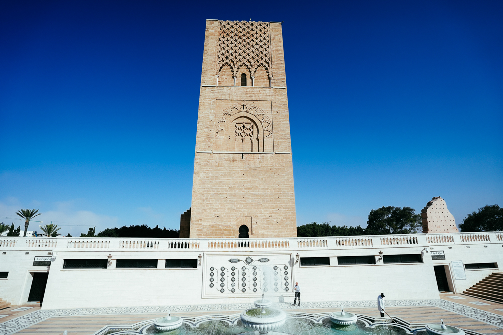 Rabat Morocco, Menara Hassan berdiri di hujung dataran pada waktu pagi
