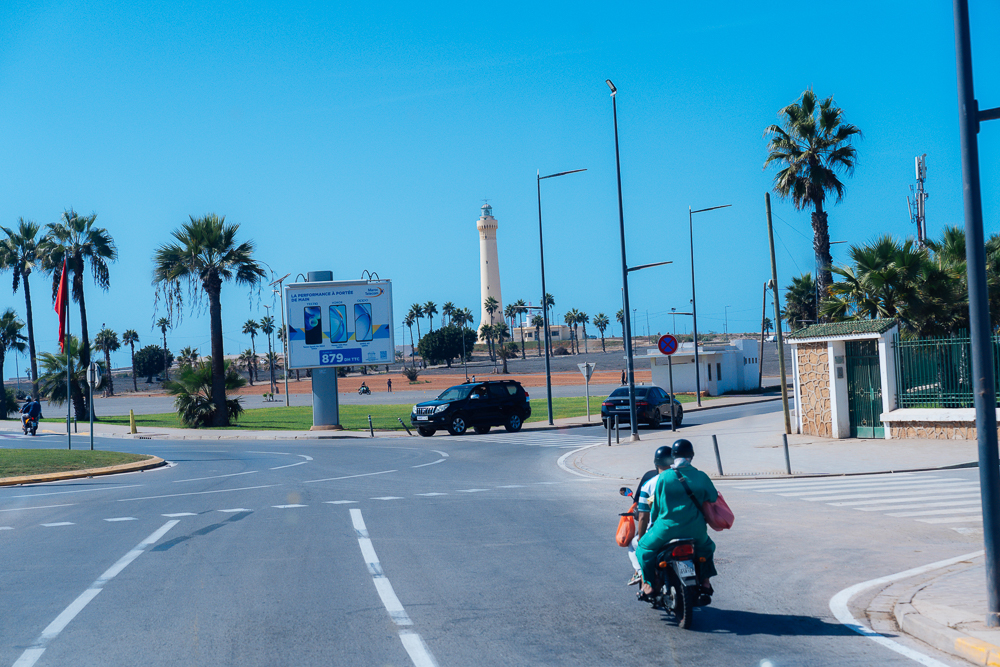 Rumah api El Hank dan pohon palma di Casablanca