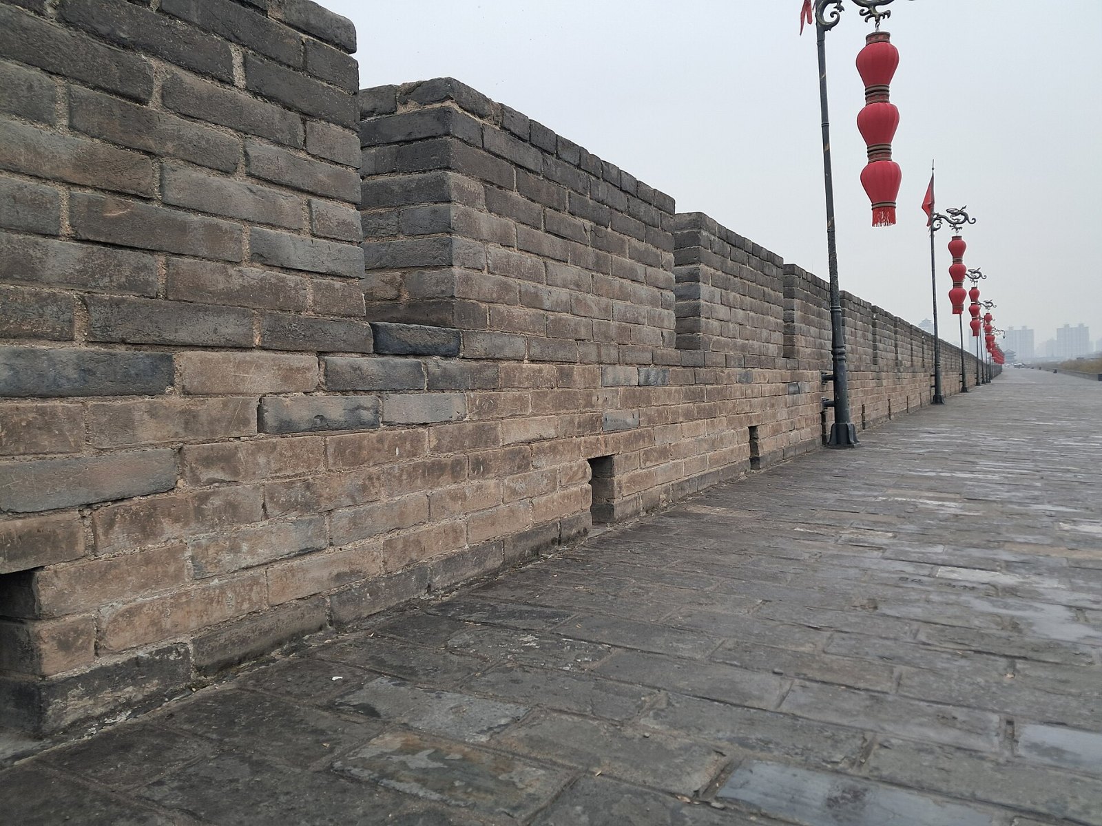 Laluan di atas Tembok Kota Lama Xi'an