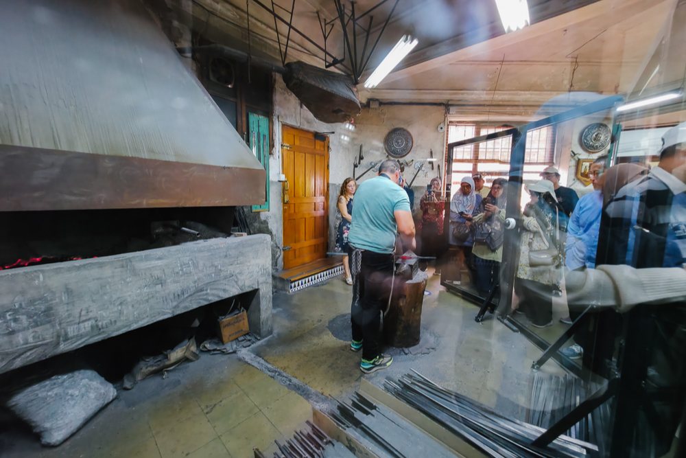 Bengkel damasquinado tradisional di Toledo