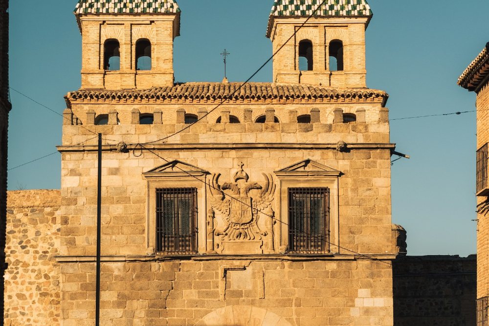 Puerta de Bisagra, pintu utama kota lama Toledo