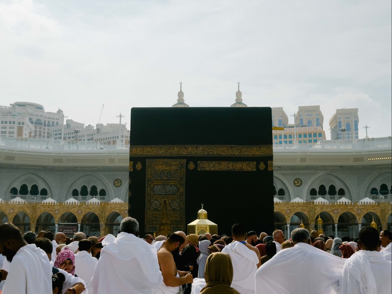 Kaabah dan jemaah bertawaf di Masjidil Haram